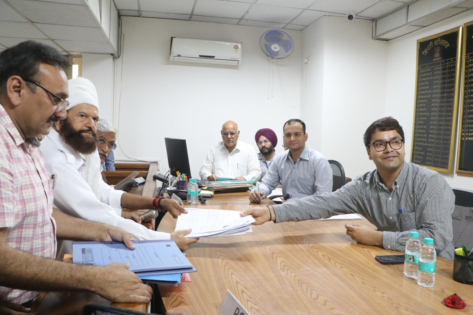 Hans Raj Hans files his nominatiomn papoer today, 6 candidates have filed nminations so far