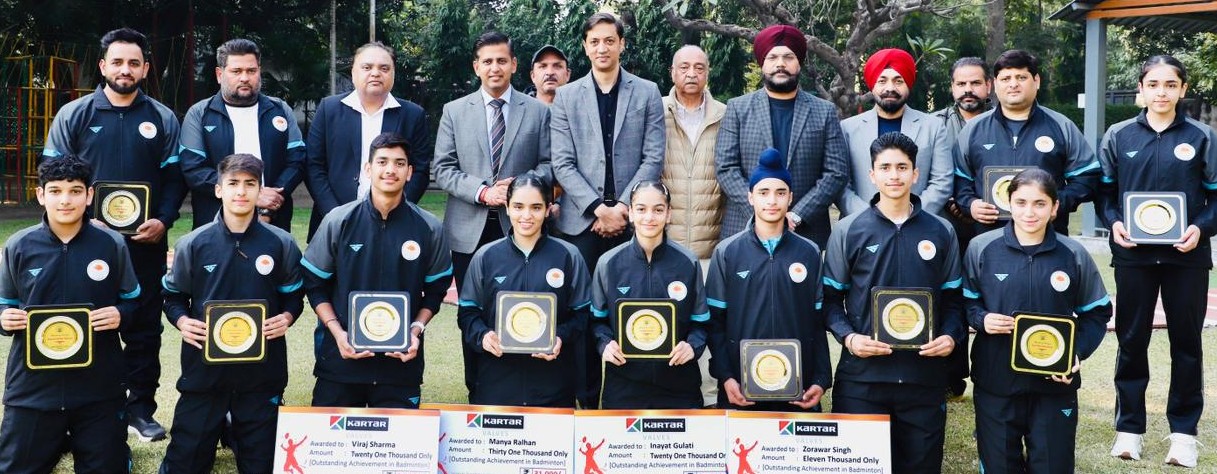 DC honours National Badminton Champions