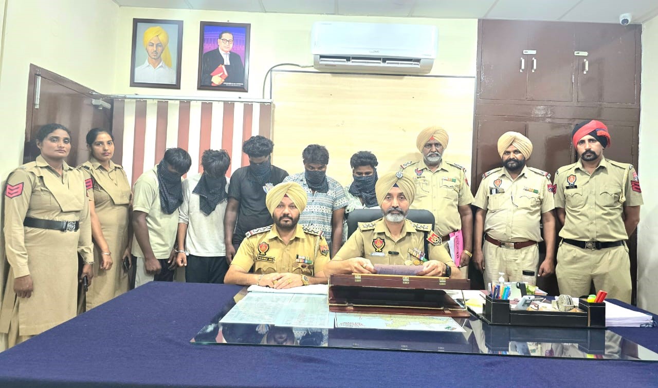 Gang of robbers busted, five arrested