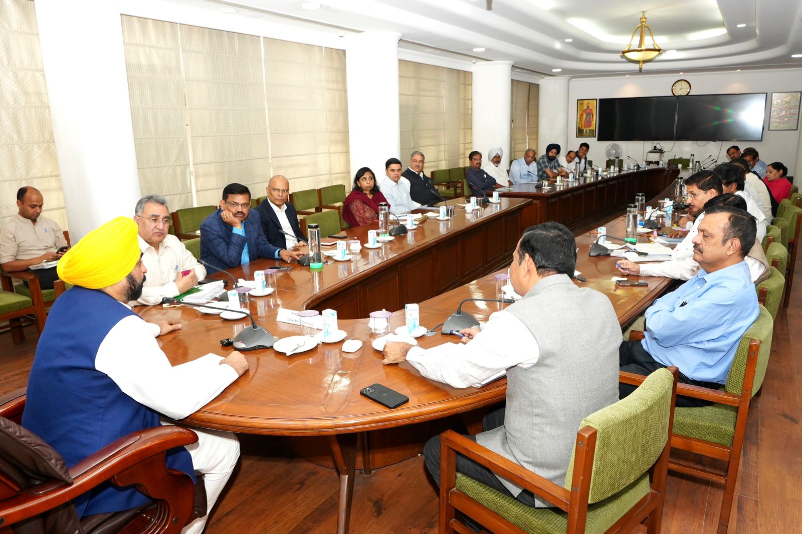 Cabinet led by CM gives nod to give government jobs only to youth having in depth knowledge of Punjabi language
