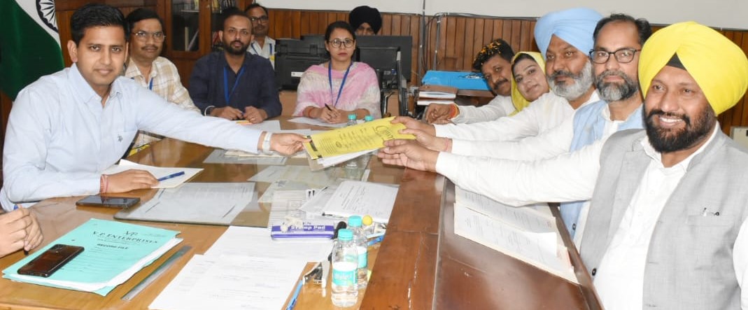  Six candidates file papers on Monday