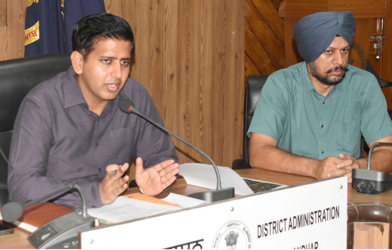 Expedite work on proposed additional attachments at PAP Chowk: DC