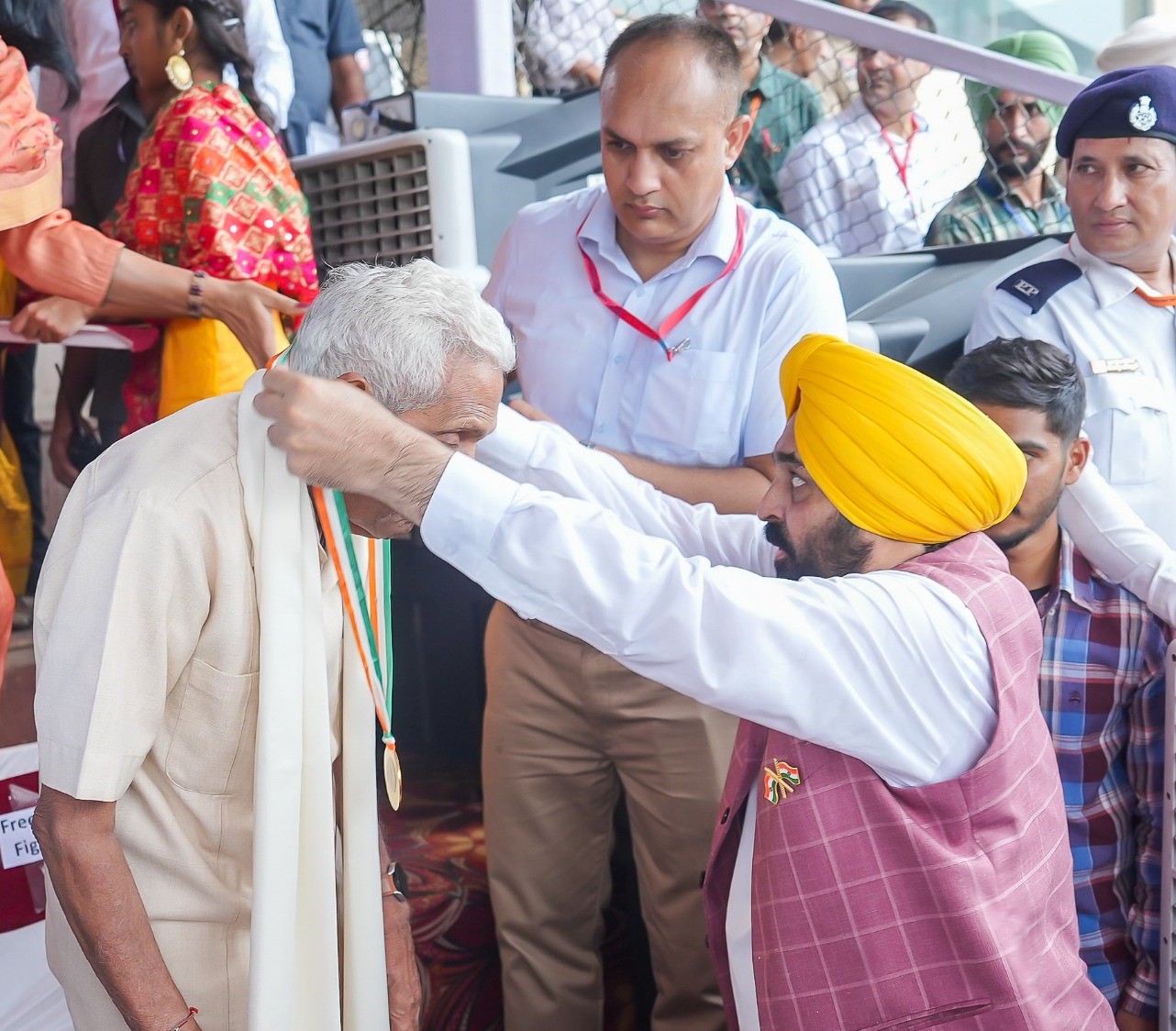 CM honours 15 eminent personalities with state award