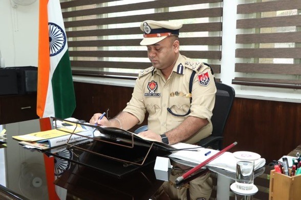 DIG Navin Singla takes charge 