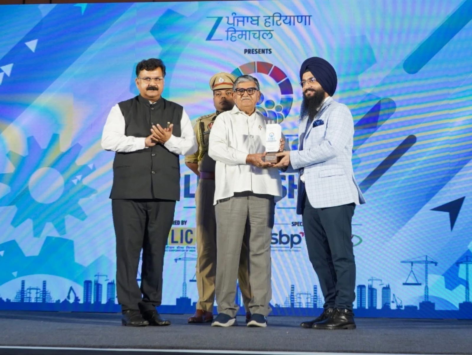 Dr. HarsimranJit Singh Honored as “Best Cardiologist of Malwa Region” by Governor of Punjab at Zee Group Ceremony