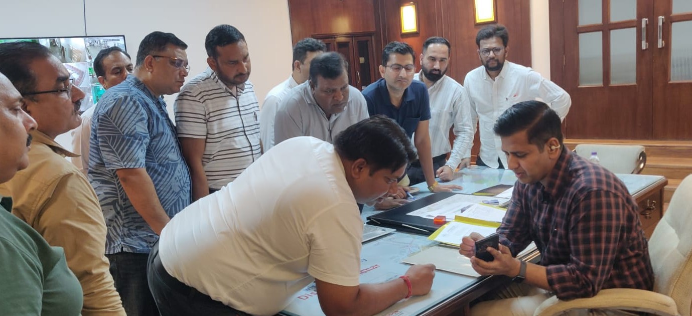 DC orders telecom companies/PSPCL to take immediate action to remove neglected wires in the City