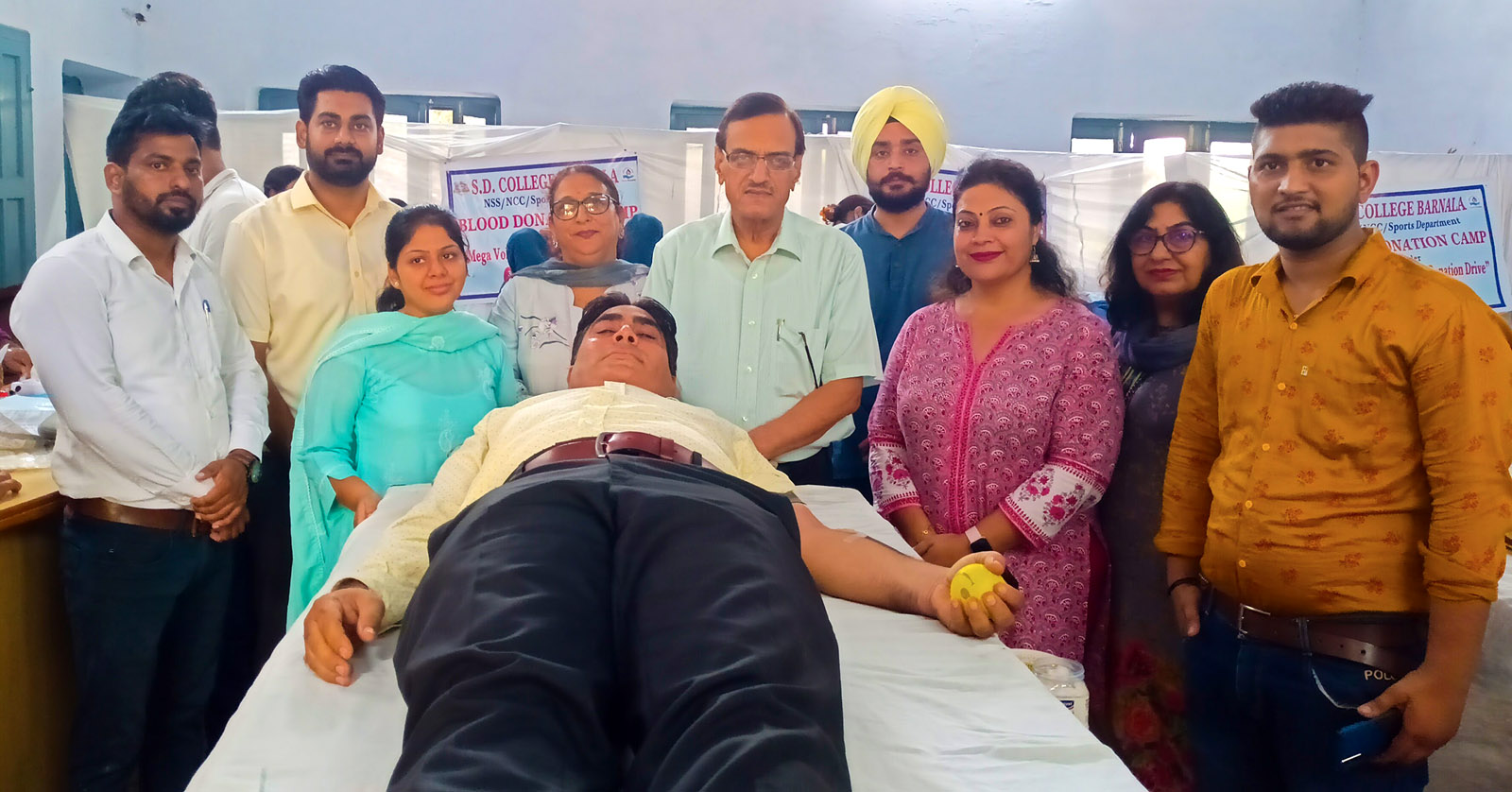 Organized massive blood donation camp at SD College