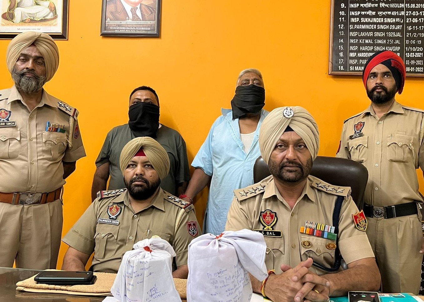 Two smugglers arrested with 1.2 KG of opium