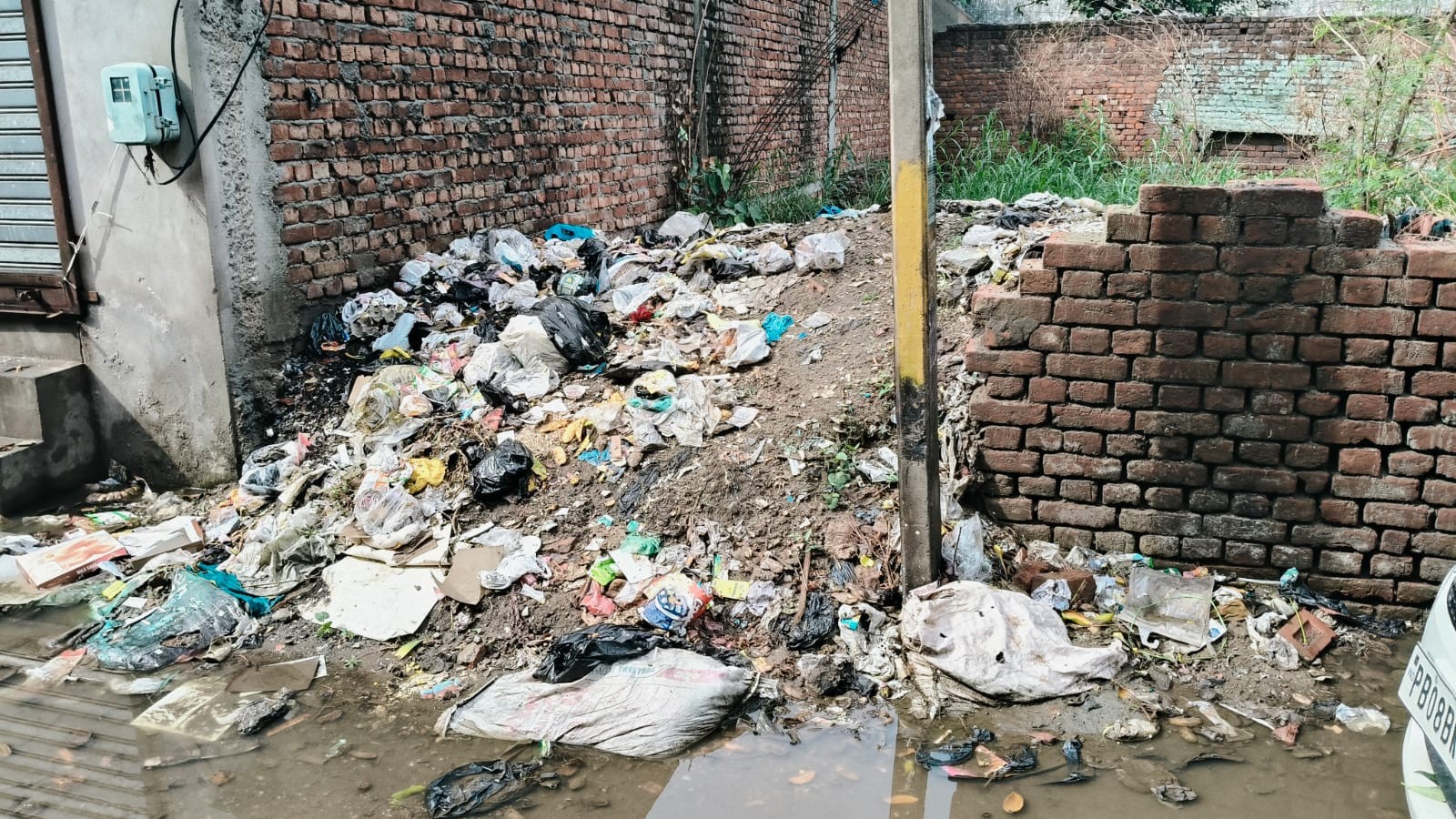 Campaign to clear garbage from vacant plots continues, over 300 notices issued