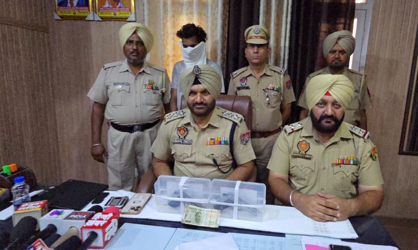 Two miscreants arrested for selling illicit country-made pistols.