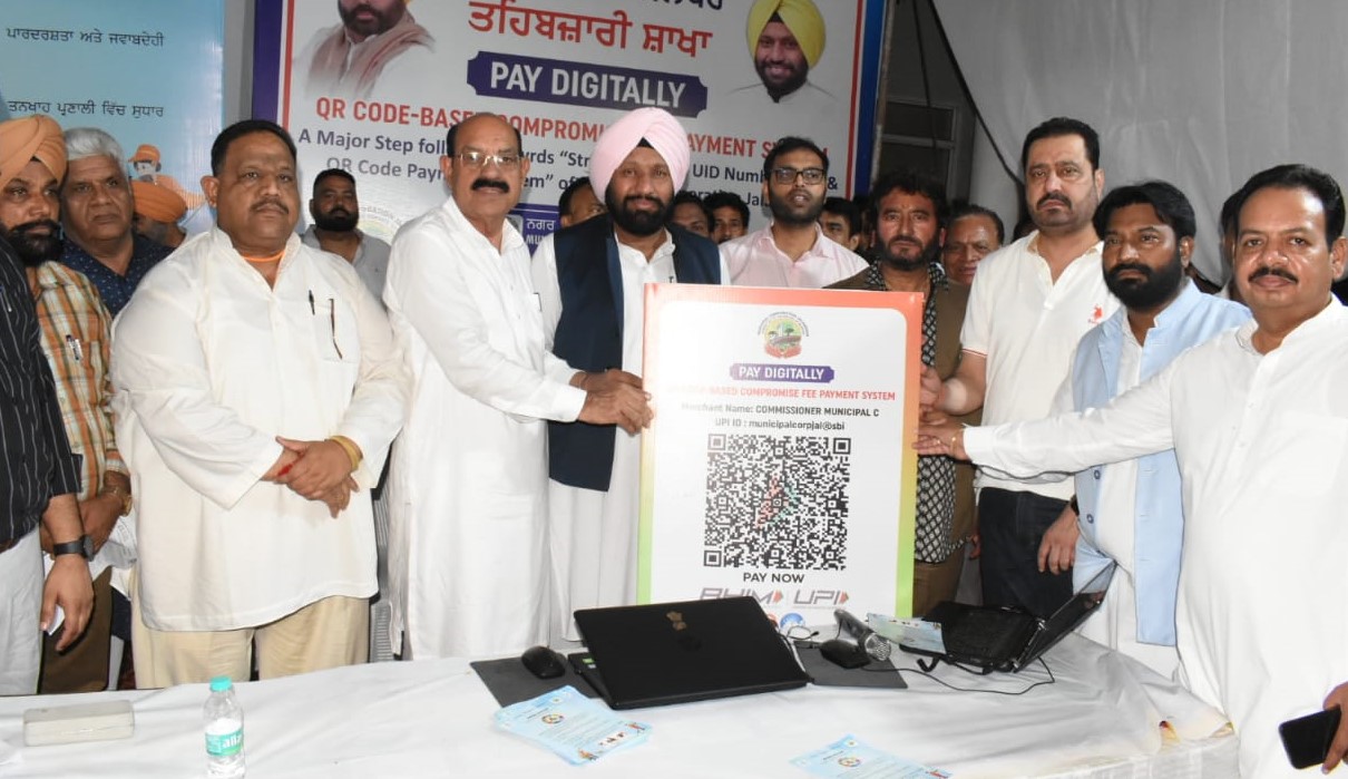 Cabinet Minister launches 14 E-vehicles for waste collection in Jalandhar