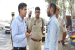 D.C SSP conduct surprise checking at Inter-District Nakabandi in Shahkot
