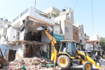 Yudh Nashian Virudh: Illegal constructions of drug peddlers demolished in Bhargo Camp