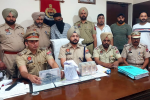 Notorious drug smuggler arrested with 1 kilogram of heroin,Rs 8.5 Lakhs drug money