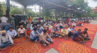 DC Faridkot suspends the clerk of ADC(Rural)after protest by the MCs,staff of Faridkot municipality